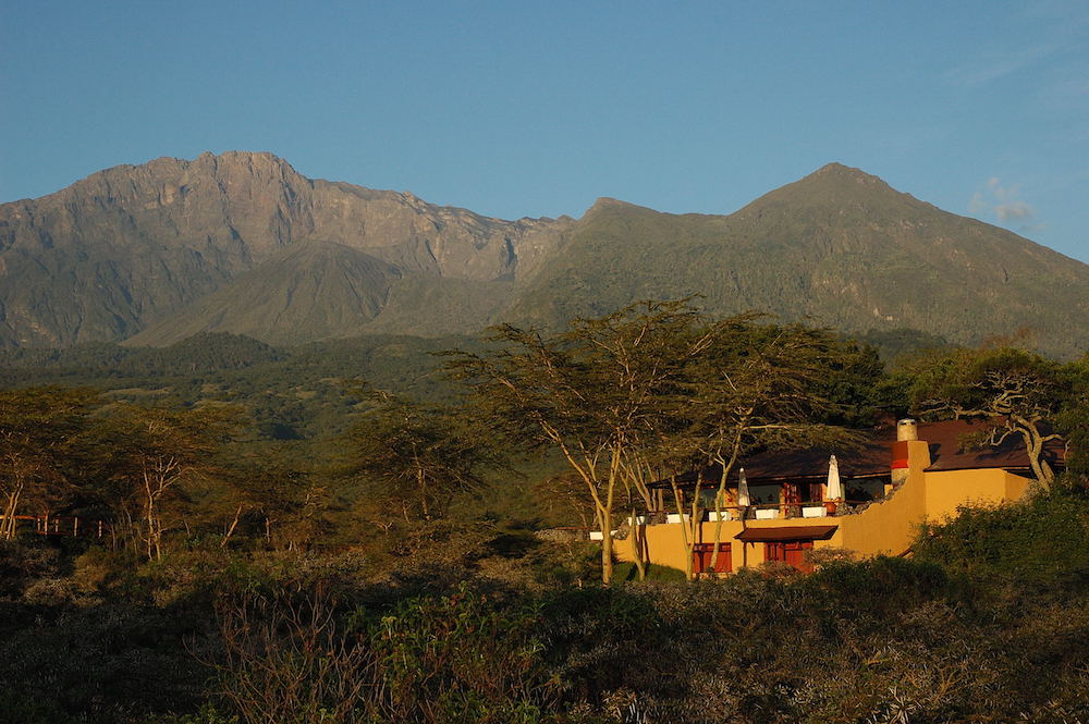 1.0. Hatari Lodge am Mt. Meru (4565 m)